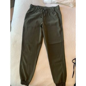 Lululemon joggers size 4